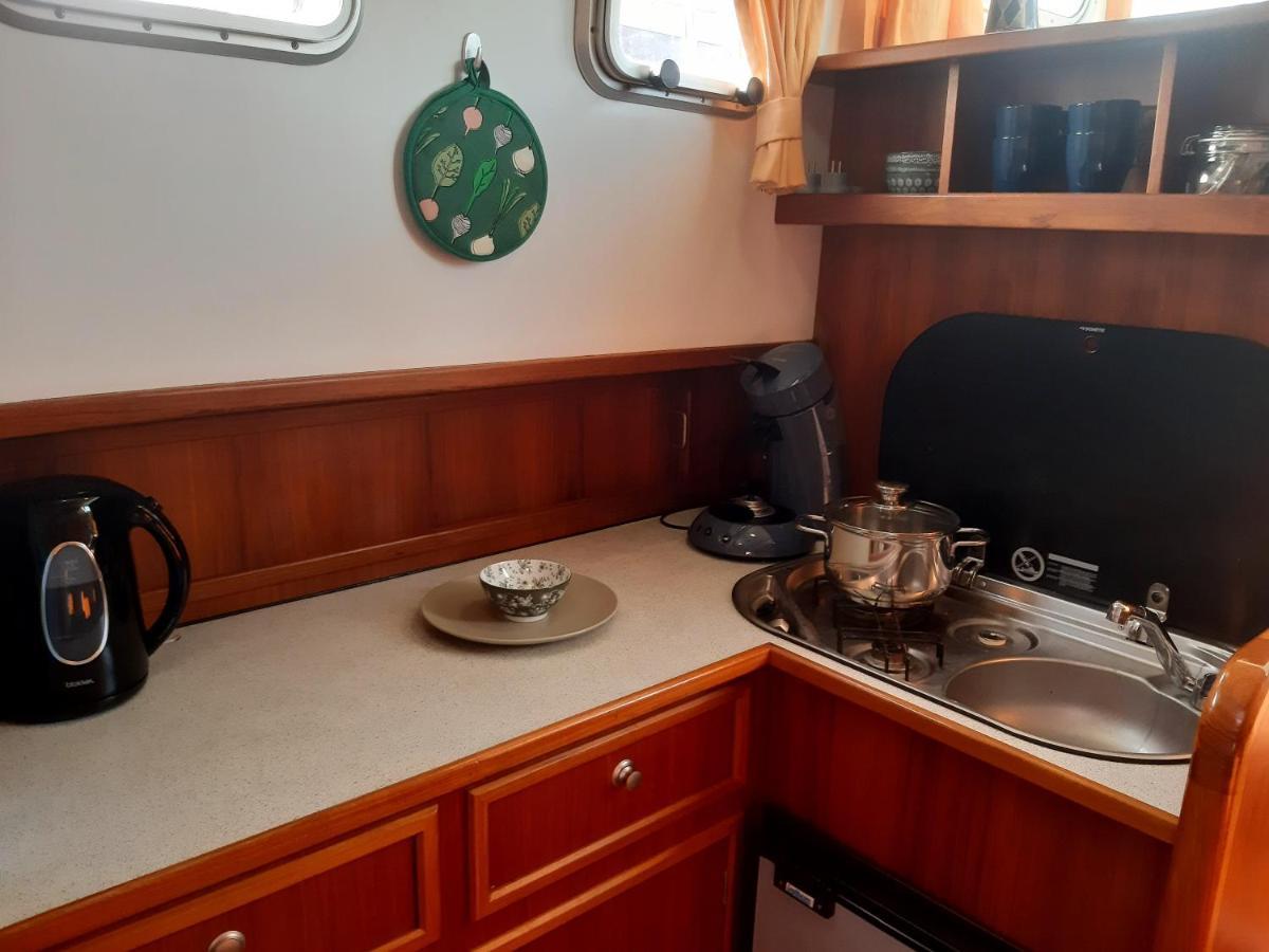 ホテル Motor Yacht Amazone アムステルダム エクステリア 写真