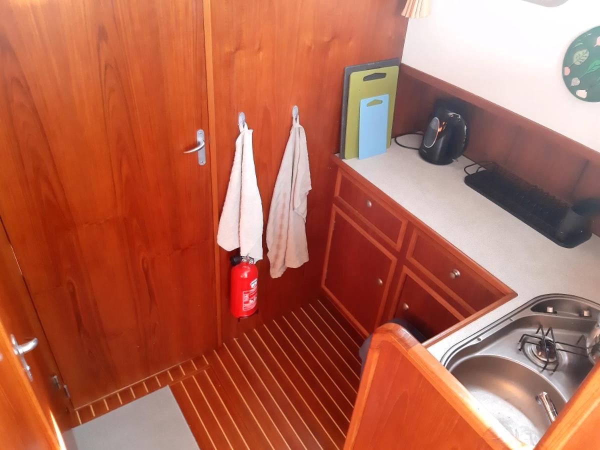 ホテル Motor Yacht Amazone アムステルダム エクステリア 写真